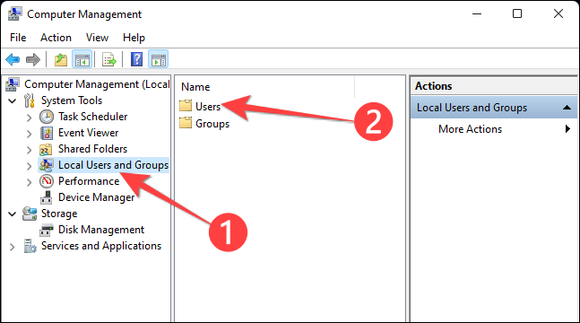 Desde el "Gestión informática" ventana, seleccione "Usuarios locales y grupos" de la columna de la izquierda y "Usuarios" de la columna del medio.