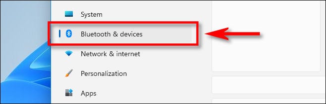 En la configuración de Windows 11, haga clic en "Bluetooth y dispositivos."